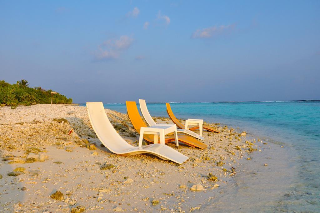 Jail Break Surf Inn Himmafushi Exterior photo