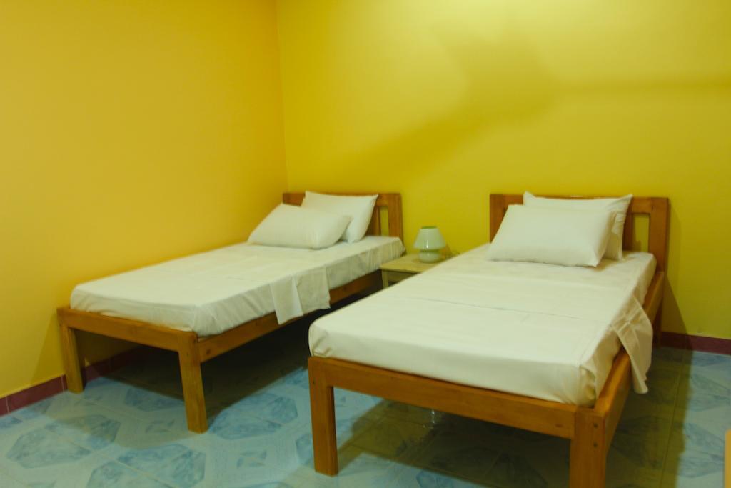 Jail Break Surf Inn Himmafushi Room photo